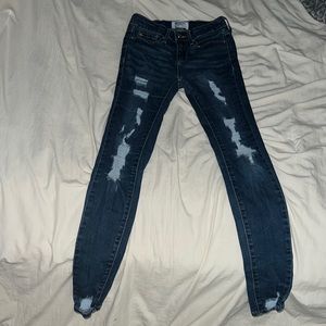 DENIZEN Levi’s Mid rise legging.